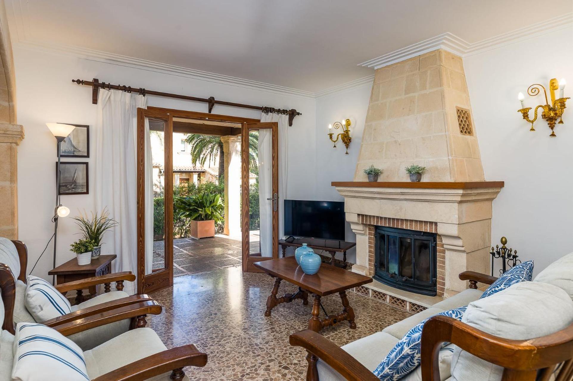 Gomila, Beautiful And Quiet Traditional Mallorquin House * Cielo de Bonaire